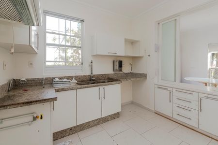 Casa de condomínio para alugar com 220m², 4 quartos e 2 vagas Casa de condomínio para alugar com 220m², 4 quartos e 2 vagasCozinha