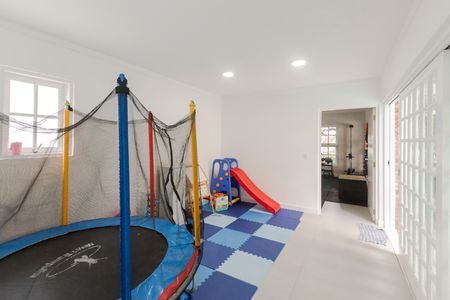 Casa de condomínio para alugar com 220m², 4 quartos e 2 vagas Casa de condomínio para alugar com 220m², 4 quartos e 2 vagasBrinquedoteca