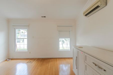 Casa de condomínio para alugar com 220m², 4 quartos e 2 vagas Casa de condomínio para alugar com 220m², 4 quartos e 2 vagasSuíte