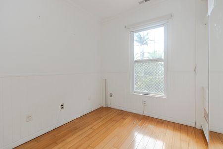 Casa de condomínio para alugar com 220m², 4 quartos e 2 vagas Casa de condomínio para alugar com 220m², 4 quartos e 2 vagasQuarto 2