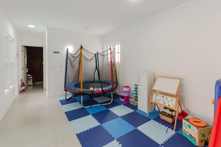 Casa de condomínio para alugar com 220m², 4 quartos e 2 vagas Casa de condomínio para alugar com 220m², 4 quartos e 2 vagasBrinquedoteca