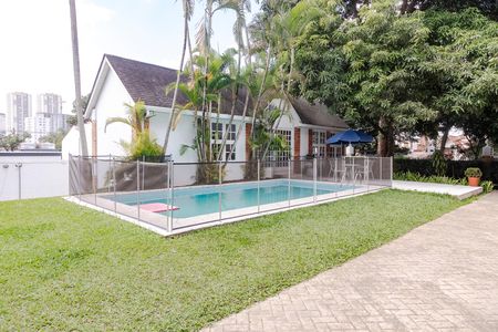 Casa de condomínio para alugar com 220m², 4 quartos e 2 vagas Casa de condomínio para alugar com 220m², 4 quartos e 2 vagasPiscina