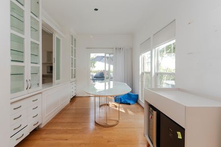 Casa de condomínio para alugar com 220m², 4 quartos e 2 vagas Casa de condomínio para alugar com 220m², 4 quartos e 2 vagasSala