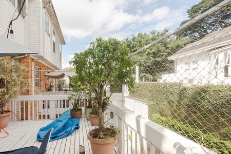 Casa de condomínio para alugar com 220m², 4 quartos e 2 vagas Casa de condomínio para alugar com 220m², 4 quartos e 2 vagasTerraço