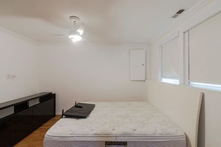 Casa de condomínio para alugar com 220m², 4 quartos e 2 vagas Casa de condomínio para alugar com 220m², 4 quartos e 2 vagasSuíte 2