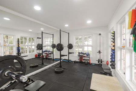 Casa de condomínio para alugar com 220m², 4 quartos e 2 vagas Casa de condomínio para alugar com 220m², 4 quartos e 2 vagasAcademia