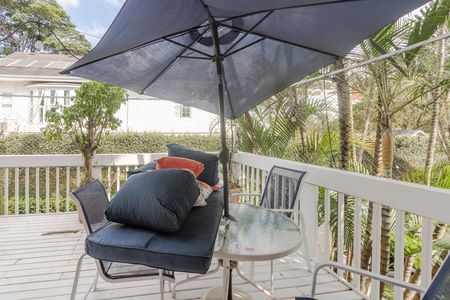 Casa de condomínio para alugar com 220m², 4 quartos e 2 vagas Casa de condomínio para alugar com 220m², 4 quartos e 2 vagasTerraço