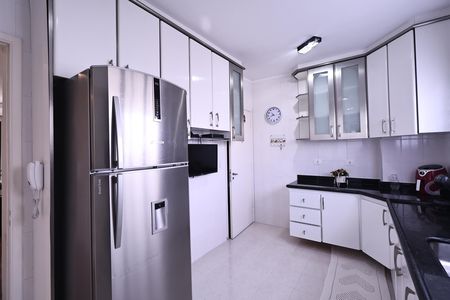 Apartamento à venda com 106m², 3 quartos e 2 vagas Apartamento à venda com 106m², 3 quartos e 2 vagasCozinha