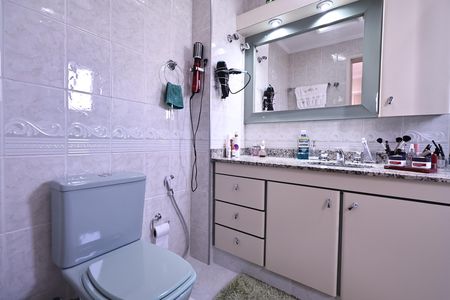 Apartamento à venda com 106m², 3 quartos e 2 vagas Apartamento à venda com 106m², 3 quartos e 2 vagasBanheiro da Suíte