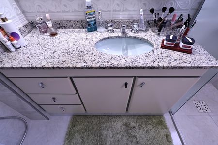 Apartamento à venda com 106m², 3 quartos e 2 vagas Apartamento à venda com 106m², 3 quartos e 2 vagasBanheiro da Suíte