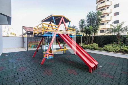 Apartamento à venda com 106m², 3 quartos e 2 vagas Apartamento à venda com 106m², 3 quartos e 2 vagasÁrea comum - Playground