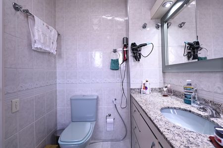 Apartamento à venda com 106m², 3 quartos e 2 vagas Apartamento à venda com 106m², 3 quartos e 2 vagasBanheiro da Suíte