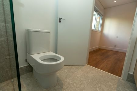 Apartamento à venda com 300m², 3 quartos e 3 vagas Apartamento à venda com 300m², 3 quartos e 3 vagasBanheiro da Suíte