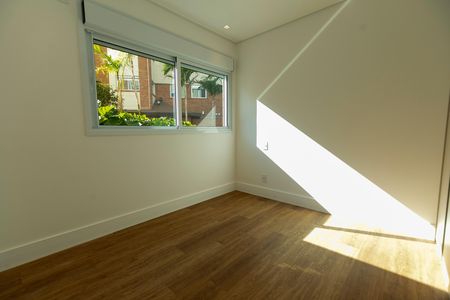Apartamento à venda com 300m², 3 quartos e 3 vagas Apartamento à venda com 300m², 3 quartos e 3 vagasSuíte 2