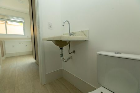 Apartamento à venda com 300m², 3 quartos e 3 vagas Apartamento à venda com 300m², 3 quartos e 3 vagasBanheiro de serviço