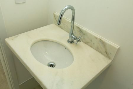 Apartamento à venda com 300m², 3 quartos e 3 vagas Apartamento à venda com 300m², 3 quartos e 3 vagasBanheiro de serviço