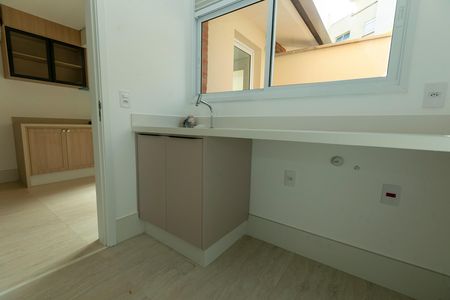 Apartamento à venda com 300m², 3 quartos e 3 vagas Apartamento à venda com 300m², 3 quartos e 3 vagasÁrea de serviço