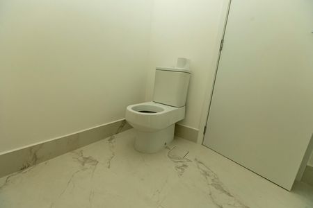 Apartamento à venda com 300m², 3 quartos e 3 vagas Apartamento à venda com 300m², 3 quartos e 3 vagasBanheiro da Suíte 3