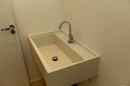 Apartamento à venda com 300m², 3 quartos e 3 vagas Apartamento à venda com 300m², 3 quartos e 3 vagasLavabo