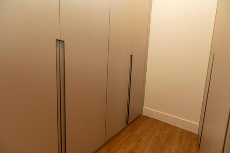 Apartamento à venda com 300m², 3 quartos e 3 vagas Apartamento à venda com 300m², 3 quartos e 3 vagasCloset da Suíte 3