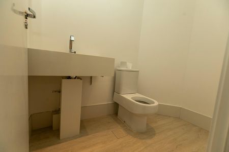 Apartamento à venda com 300m², 3 quartos e 3 vagas Apartamento à venda com 300m², 3 quartos e 3 vagasLavabo