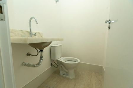 Apartamento à venda com 300m², 3 quartos e 3 vagas Apartamento à venda com 300m², 3 quartos e 3 vagasBanheiro de serviço
