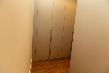 Apartamento à venda com 300m², 3 quartos e 3 vagas Apartamento à venda com 300m², 3 quartos e 3 vagasCloset da Suíte 3