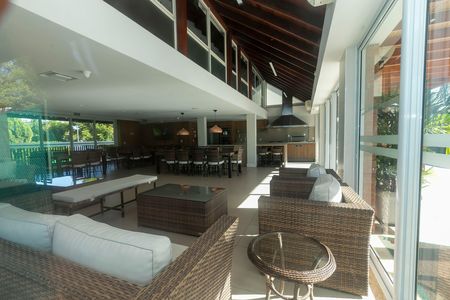 Apartamento à venda com 300m², 3 quartos e 3 vagas Apartamento à venda com 300m², 3 quartos e 3 vagasÁrea comum