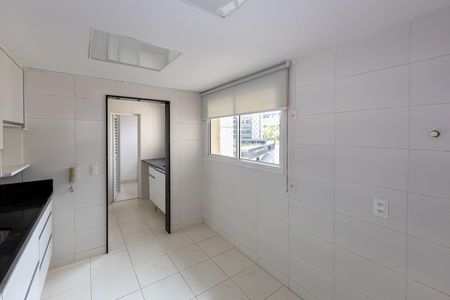 Apartamento para alugar com 153m², 4 quartos e 3 vagas Apartamento para alugar com 153m², 4 quartos e 3 vagasCozinha