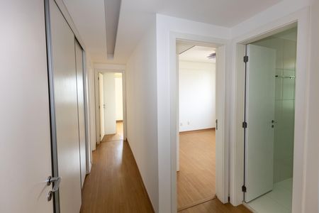 Apartamento para alugar com 153m², 4 quartos e 3 vagas Apartamento para alugar com 153m², 4 quartos e 3 vagasCorredor