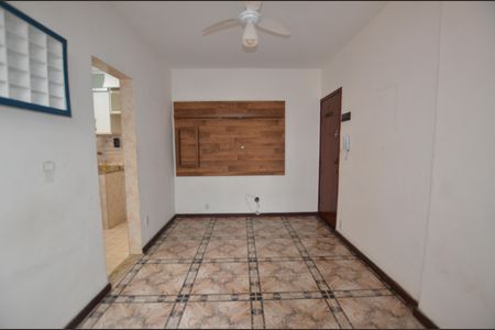 Sala de apartamento para alugar com 1 quarto, 32m² em Vila Valqueire, Rio de Janeiro
