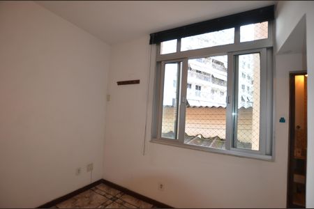 Sala de apartamento para alugar com 1 quarto, 32m² em Vila Valqueire, Rio de Janeiro