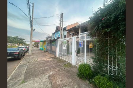 Fachada de casa à venda com 3 quartos, 200m² em Marechal Rondon, Canoas