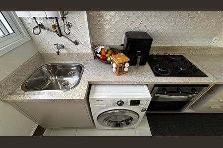 Apartamento à venda com 75m², 3 quartos e 2 vagas Apartamento à venda com 75m², 3 quartos e 2 vagasCozinha e Área de Serviço