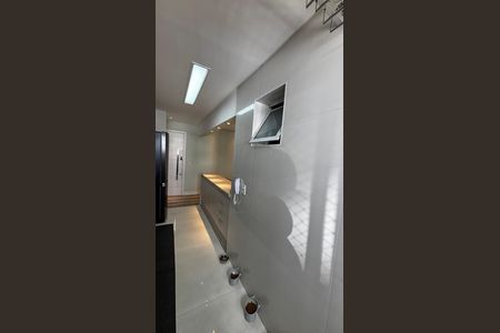 Apartamento à venda com 75m², 3 quartos e 2 vagas Apartamento à venda com 75m², 3 quartos e 2 vagasCozinha e Área de Serviço