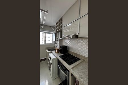 Apartamento à venda com 75m², 3 quartos e 2 vagas Apartamento à venda com 75m², 3 quartos e 2 vagasCozinha e Área de Serviço