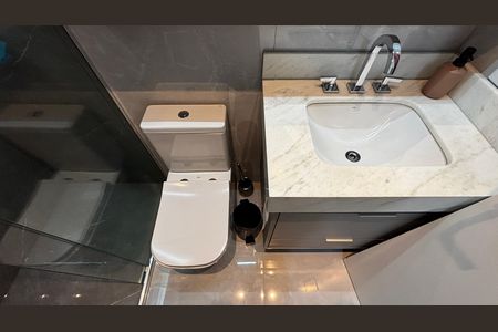 Apartamento à venda com 75m², 3 quartos e 2 vagas Apartamento à venda com 75m², 3 quartos e 2 vagasBanheiro da Suíte
