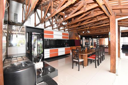 Casa à venda com 700m², 5 quartos e 6 vagasÁrea gourmet