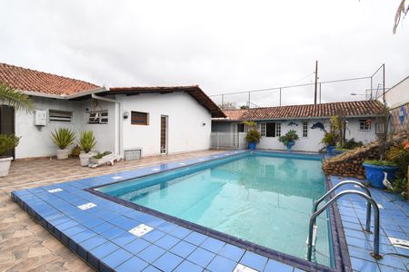 Casa à venda com 700m², 5 quartos e 6 vagasÁrea externa -  Piscina