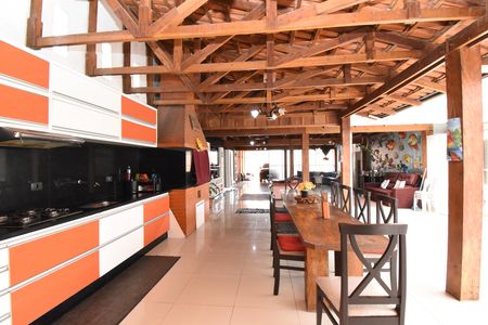 Casa à venda com 700m², 5 quartos e 6 vagasÁrea gourmet