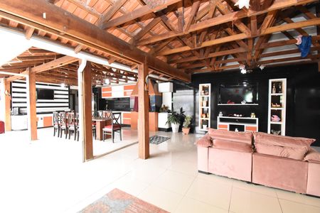 Casa à venda com 700m², 5 quartos e 6 vagasÁrea gourmet