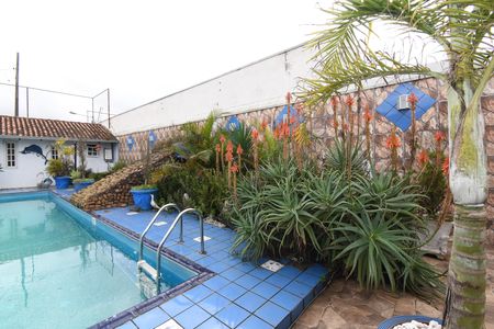 Casa à venda com 700m², 5 quartos e 6 vagasÁrea externa -  Piscina