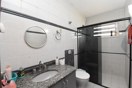 Casa à venda com 700m², 5 quartos e 6 vagasBanheiro 2