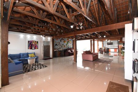 Casa à venda com 700m², 5 quartos e 6 vagasÁrea gourmet