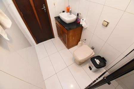 Casa à venda com 700m², 5 quartos e 6 vagasBanheiro da Área gourmet