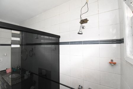 Casa à venda com 700m², 5 quartos e 6 vagasBanheiro 2