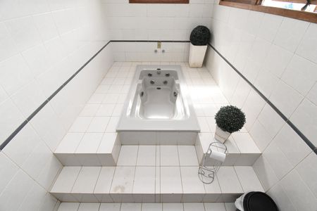 Casa à venda com 700m², 5 quartos e 6 vagasBanheiro da Suíte