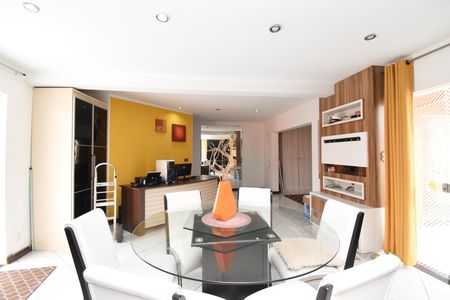 Casa à venda com 700m², 5 quartos e 6 vagasSala 2
