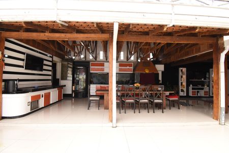 Casa à venda com 700m², 5 quartos e 6 vagasÁrea gourmet