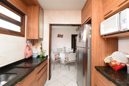 Casa à venda com 700m², 5 quartos e 6 vagasCozinha
